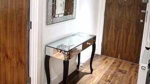 Room amenity - Lincoln plaza (London)