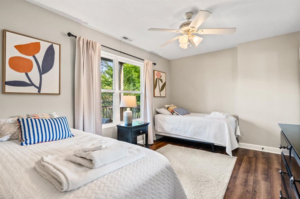 twin beds lower level