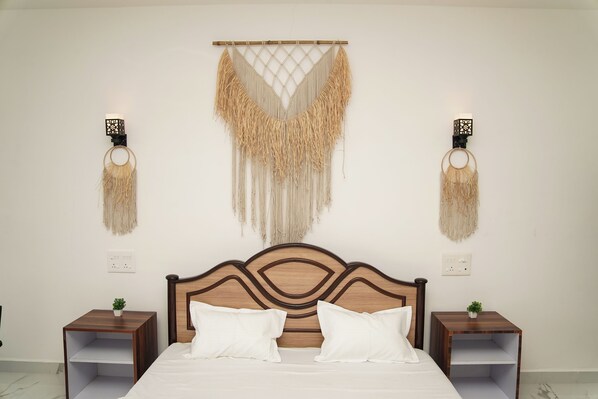 Habitación Deluxe doble, vistas al mar | Caja fuerte, mobiliario individual, escritorio