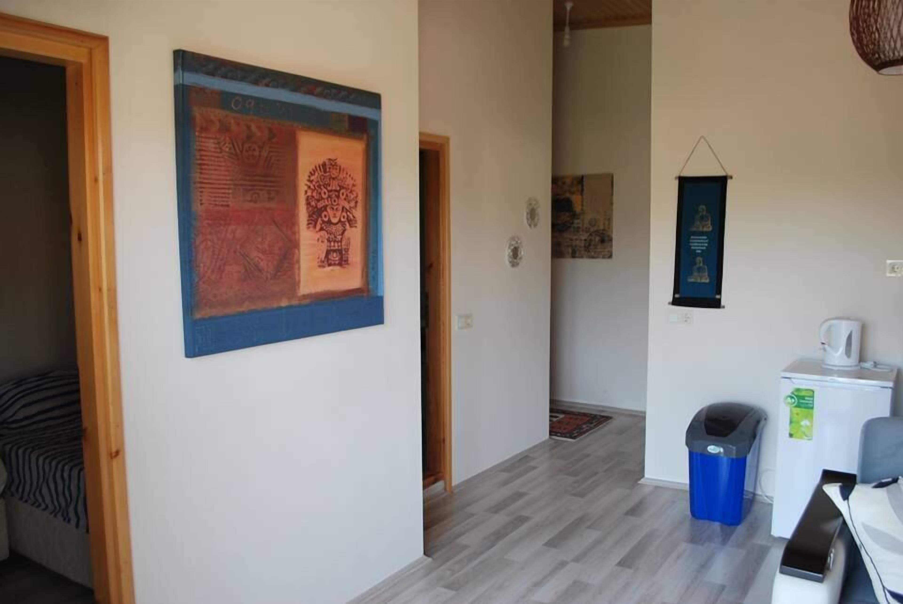 apartment, 2 bedrooms, kitchen, garden view | living room | 82-cm led tv with satellite channels, tv