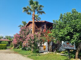 Fachada de la propiedad