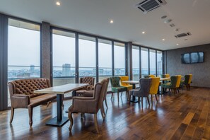 Bar (on property) - ABBA Hotel (Belgrade)