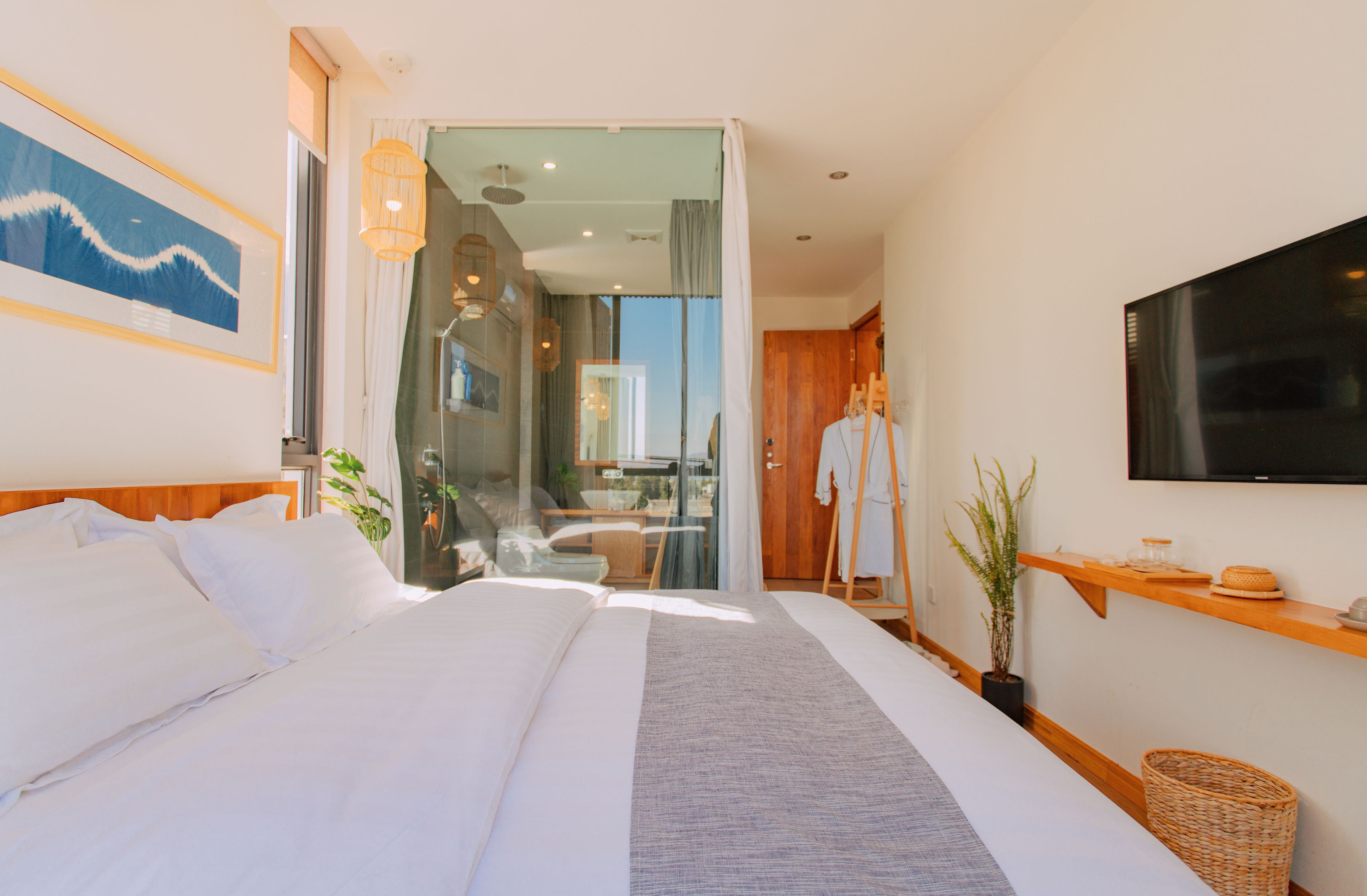 Courtyard 2-Panoramic Room