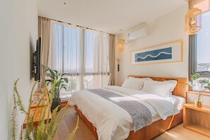 Courtyard 2-Panoramic Room | Premium bedding, down duvets, Select Comfort beds, minibar
