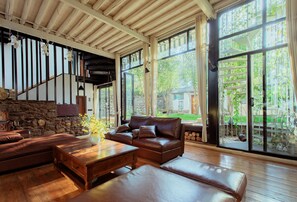 Kawasan tempat duduk lobi