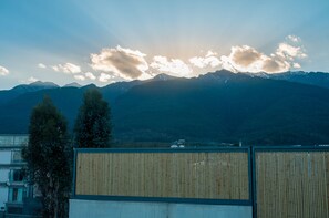 View from property - Floral Holiday Guesthouse (Dali)