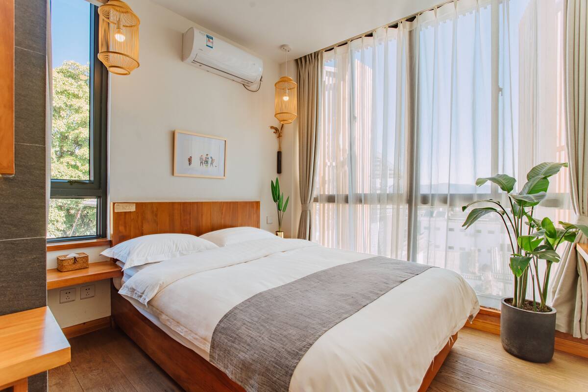 Courtyard2- Comfort Room