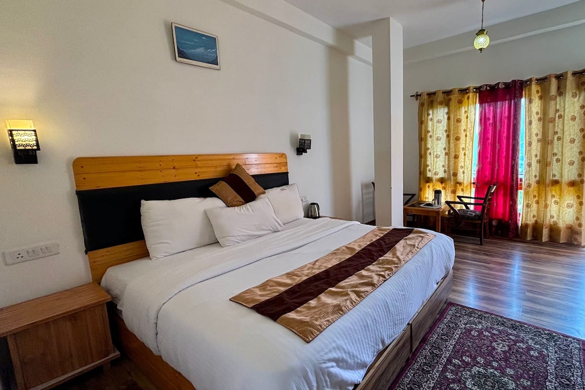 Phòng Premium, 1 giường đôi, quang cảnh núi, cạnh núi | Két bảo mật tại phòng, bàn ủi/dụng cụ ủi quần áo