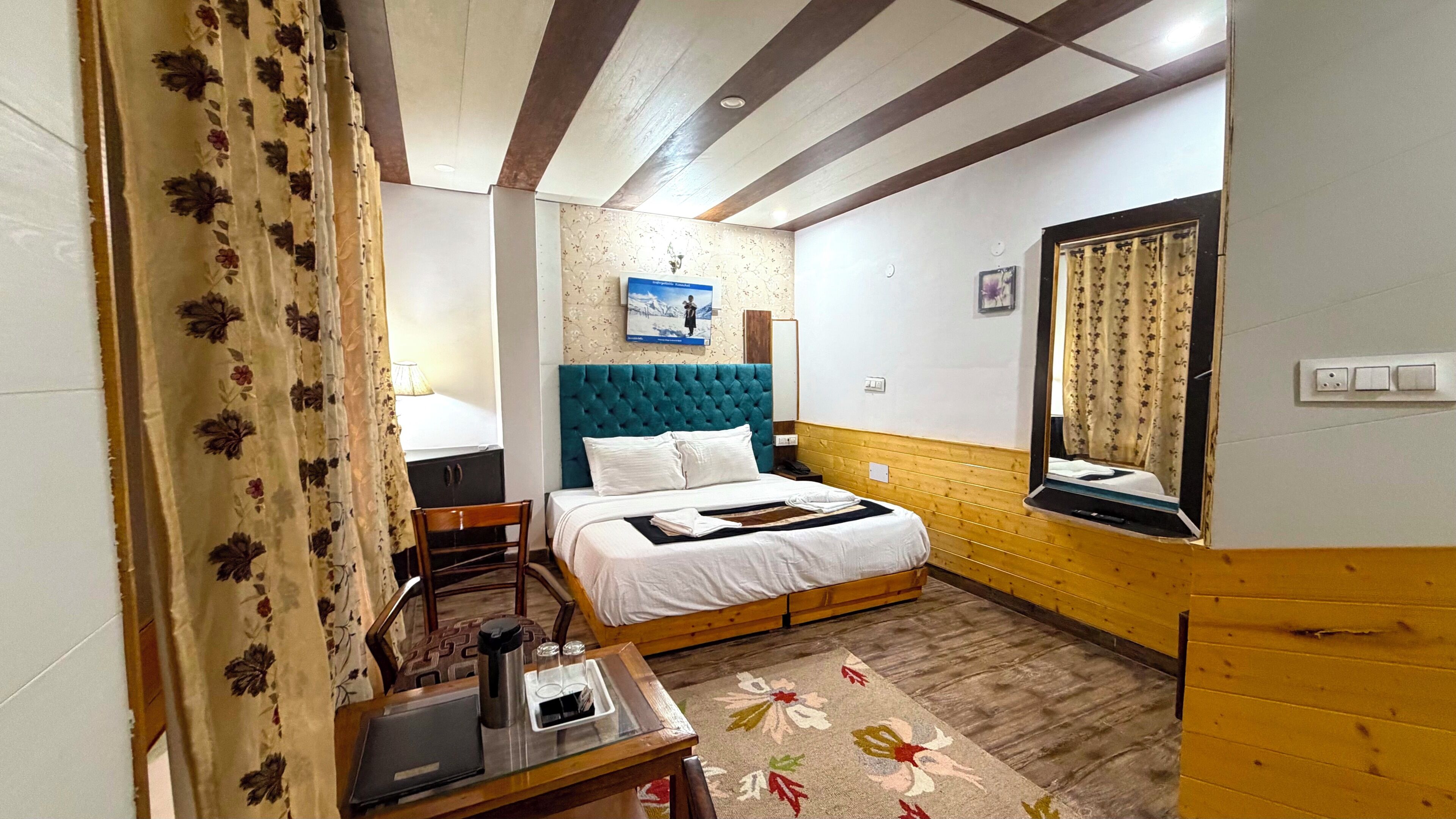 Royal Double Room, Mountain View | In-room safe, individually furnished, iron/ironing board, free WiFi