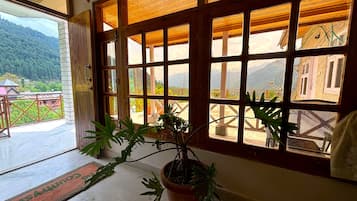 Family Cottage | In-room dining