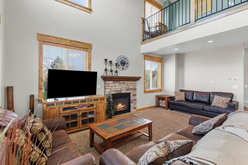 The Seasons - Bonneville (Unit C) -  3 Bedroom 2.5 Bathroom Condo Is Ready For Your Summer Holiday!
