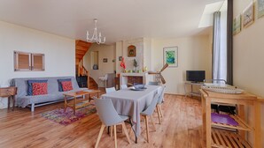 Apartamento superior, baño privado (Sancho Turgot) | Zona de estar