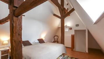 Appartement Supérieur, salle de bains attenante (Sancho Turgot) | 3 chambres, lits bébé (gratuits), draps fournis