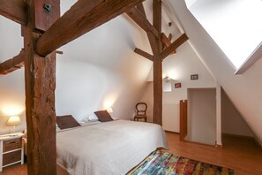 Appartement Supérieur, salle de bains attenante (Sancho Turgot) | 3 chambres, lits bébé (gratuits), draps fournis