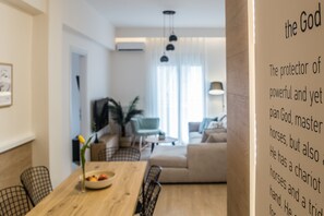 40-inch flat-screen TV with digital channels, Smart TV - Olympus Residence (Athens)