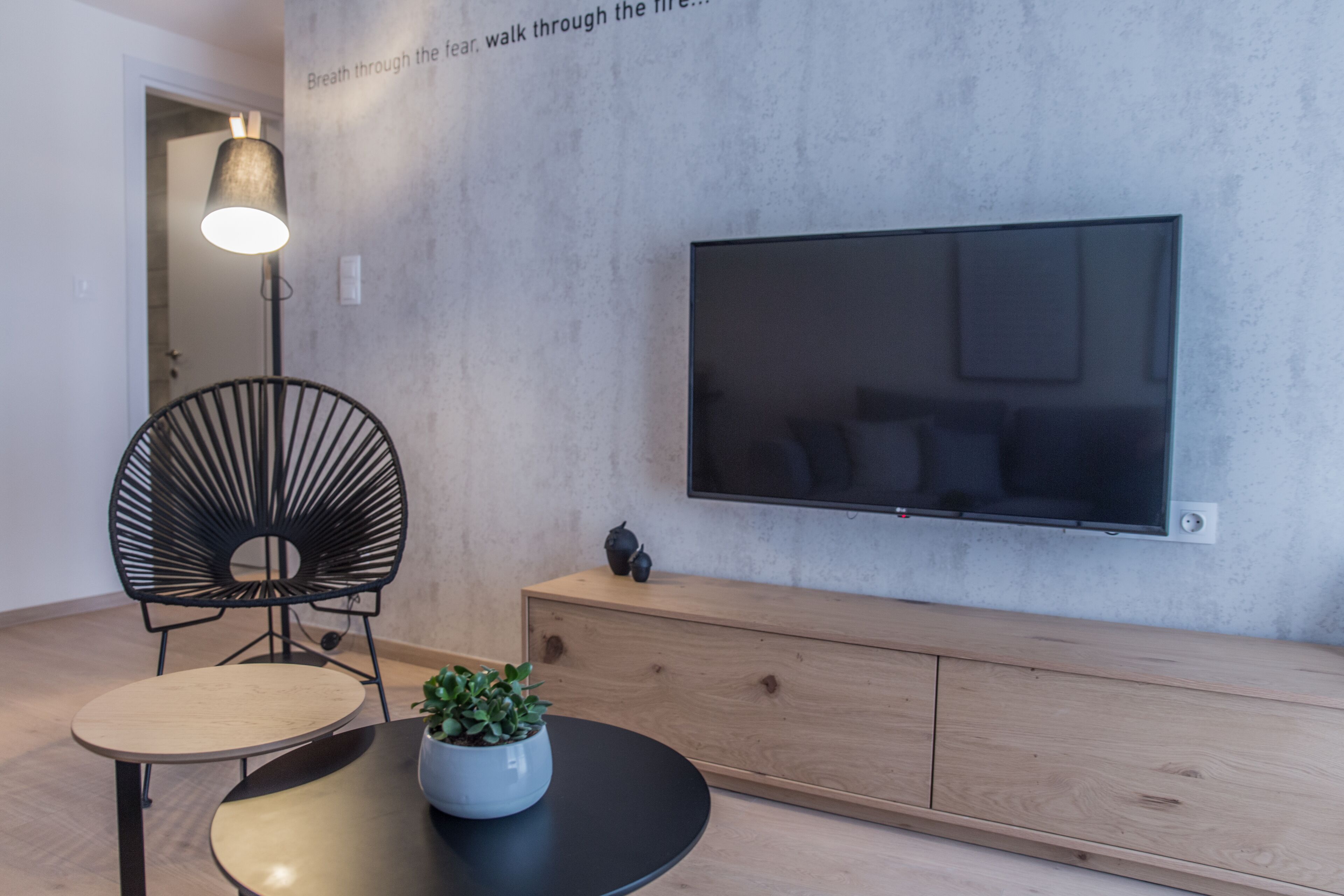 40-inch flat-screen TV with digital channels, Smart TV