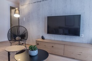 40-inch flat-screen TV with digital channels, Smart TV - Olympus Residence (Athens)