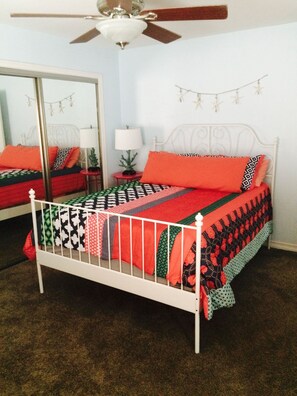 3 bedrooms, travel cot, WiFi, bed sheets