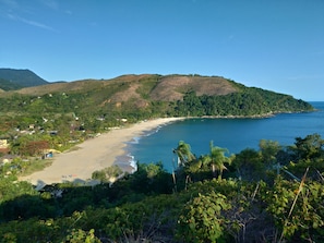 Beach nearby - Pousada Villa Blu Maresias (São Sebastião)