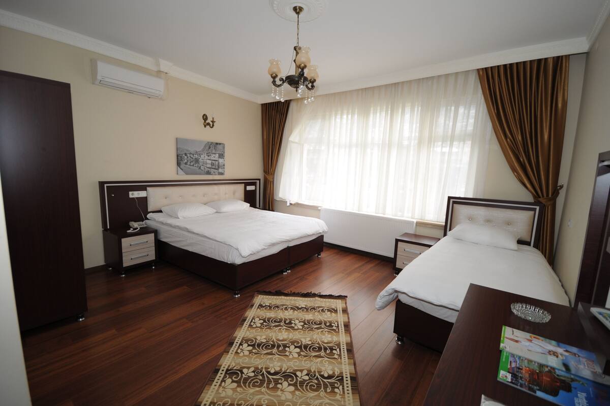 TRIPLE ROOM WITH RIVER VIEW | 部屋からの景観