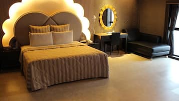 Basic Double Room, 1 Queen Bed | Minibar, desk, blackout drapes, free WiFi