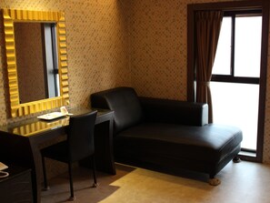 Una televisión de pantalla plana