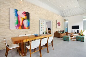 Villa familiar, 4 habitaciones | Restaurantes