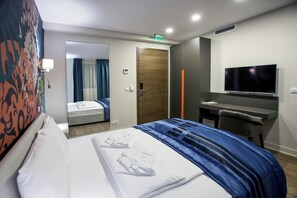 Deluxe Double Room Single Use | Minibar, desk, blackout drapes, soundproofing