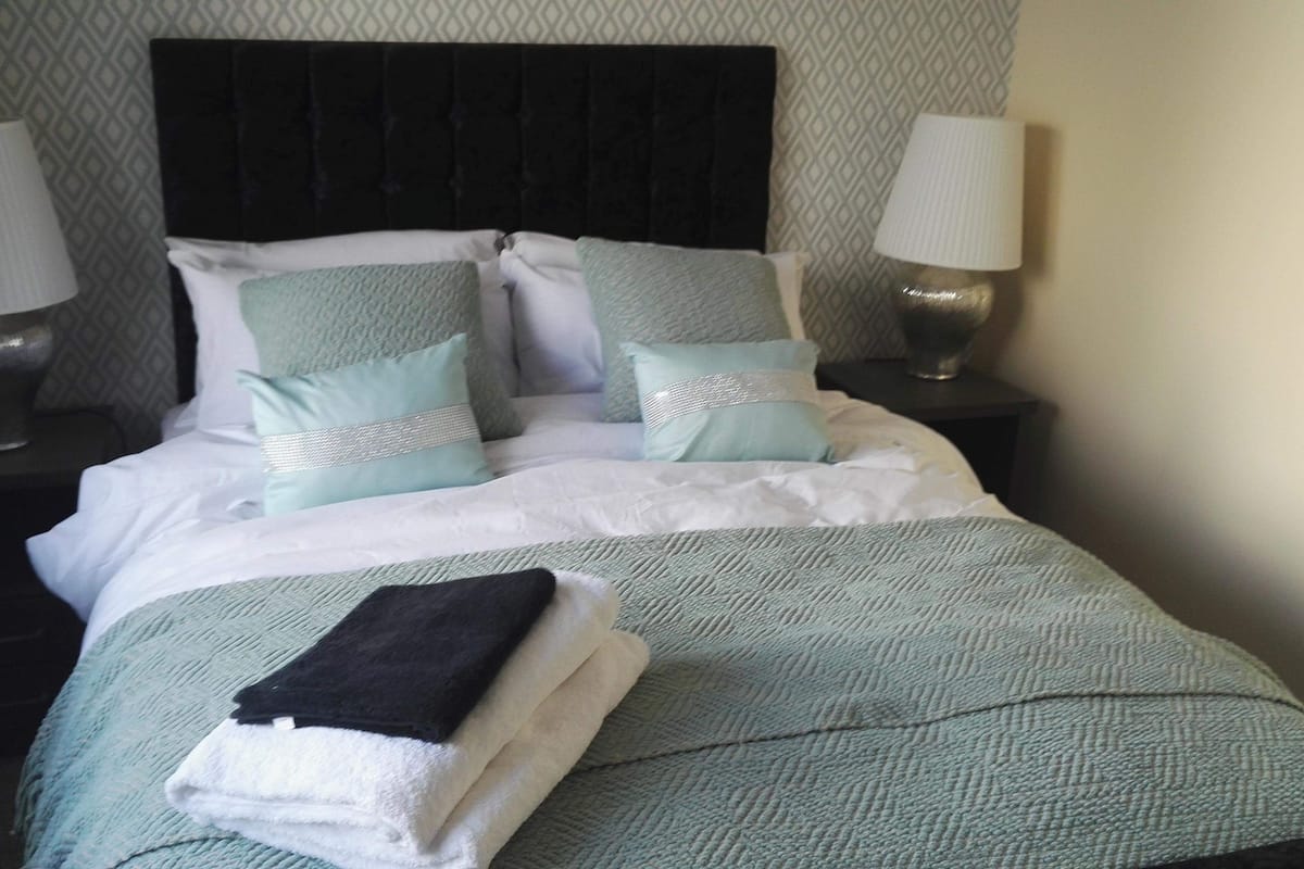 Kamar Keluarga (Room1) | Meja kerja, Wi-Fi gratis, dan seprai linen