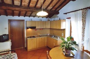 Apartament, 1 dormitori | Cuina bàsica privada | Frigorífic, placa de cuina, cafetera i tetera i bullidora elèctrica 