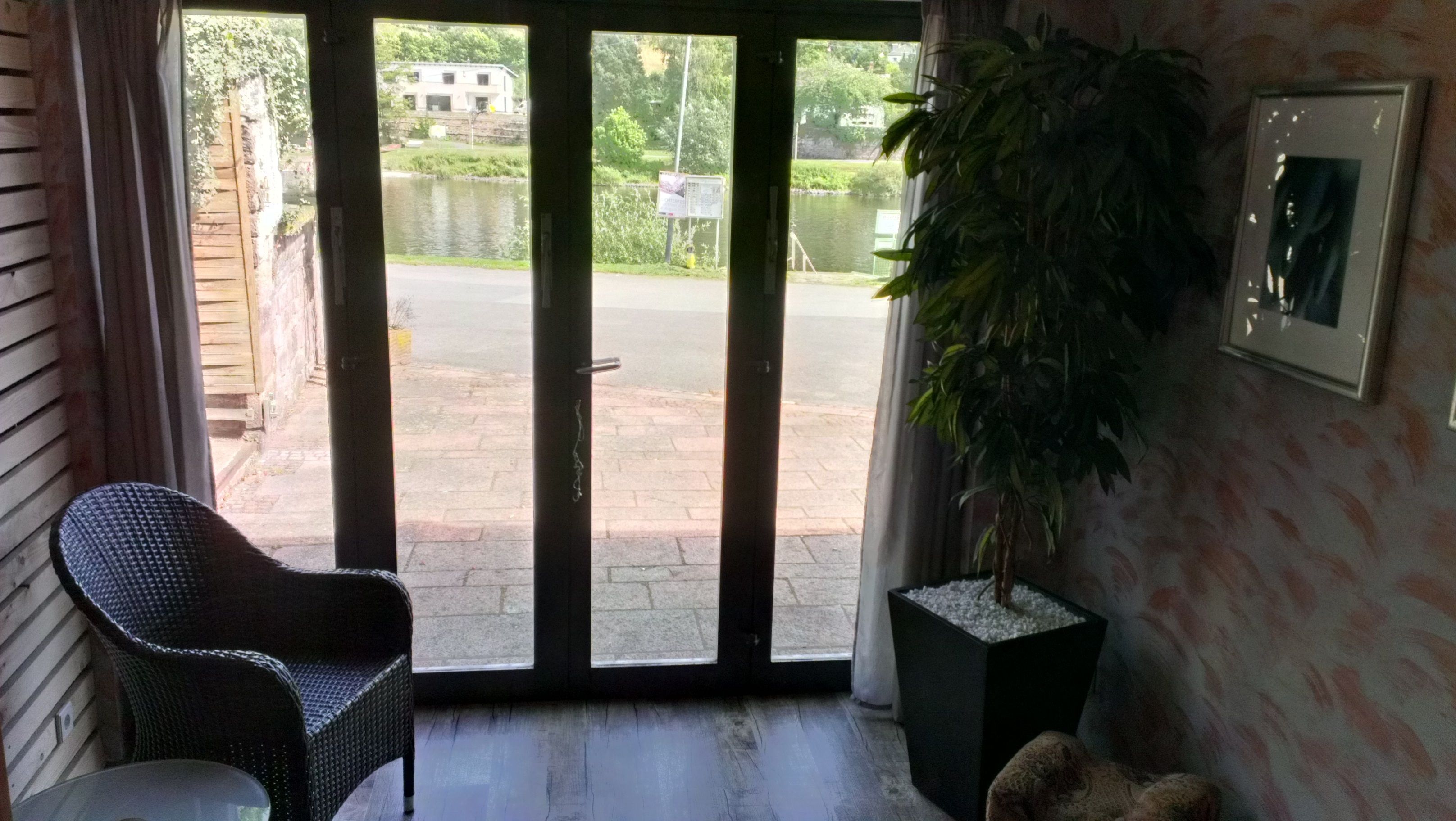 deluxe double room, river view | free wifi, bed sheets