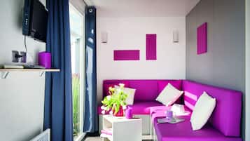 Stacaravan (Cabasson superieur ) | Woonkamer | Een tafeltennistafel