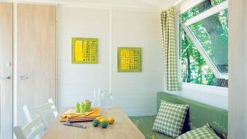 Mobile Home (Lavandou) | In-room dining