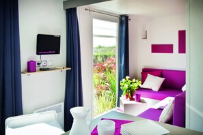 Mobile Home (Cabasson superieur) | Living room | Ping pong - Camping Lou Cabasson (Bormes-Les-Mimosas)