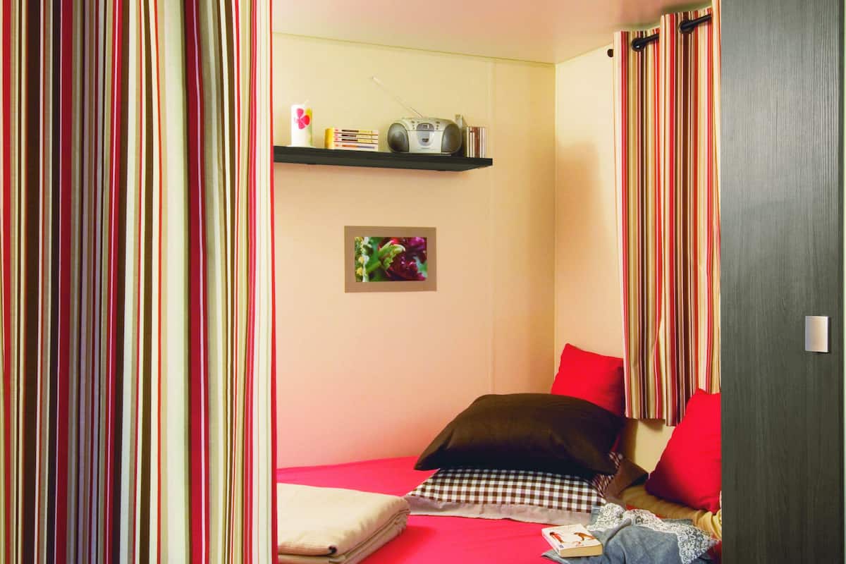 Casa mobile, 1 camera da letto (Estagnol) | Ferro/asse da stiro, culle/letti per bambini (a pagamento)