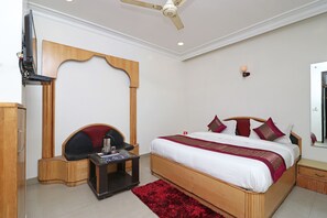 Double or Twin Room | Free WiFi - OYO 10562 Paharganj (New Delhi)