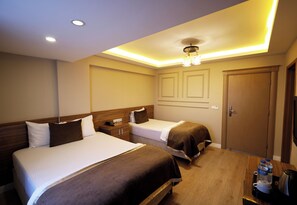 Standard Twin Room | Premium bedding, in-room safe, desk, free cribs/infant beds - Tatvan Park Hotel (Tatvan)