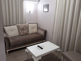 Suite | Living area | TV