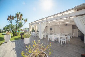 Breakfast served, pool views - Babai Village Resort (Tertenia)