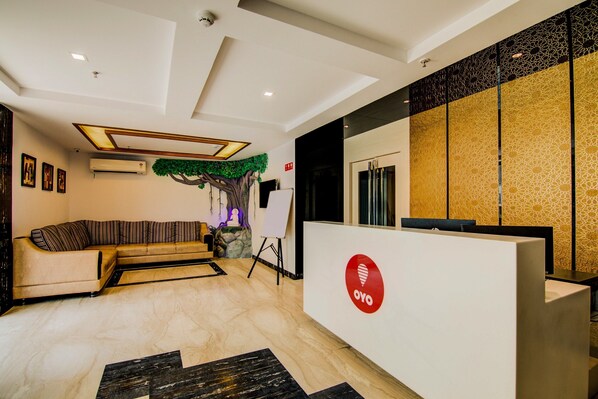 Reception - Capital O 10823 Pratibha Grand (Vijayawada)