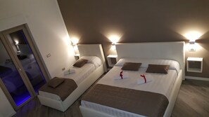 Premium bedding, desk, soundproofing, free WiFi - La Lira (Fiumicino)