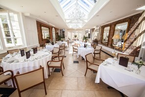 Dining - Goldsborough Hall (Knaresborough)