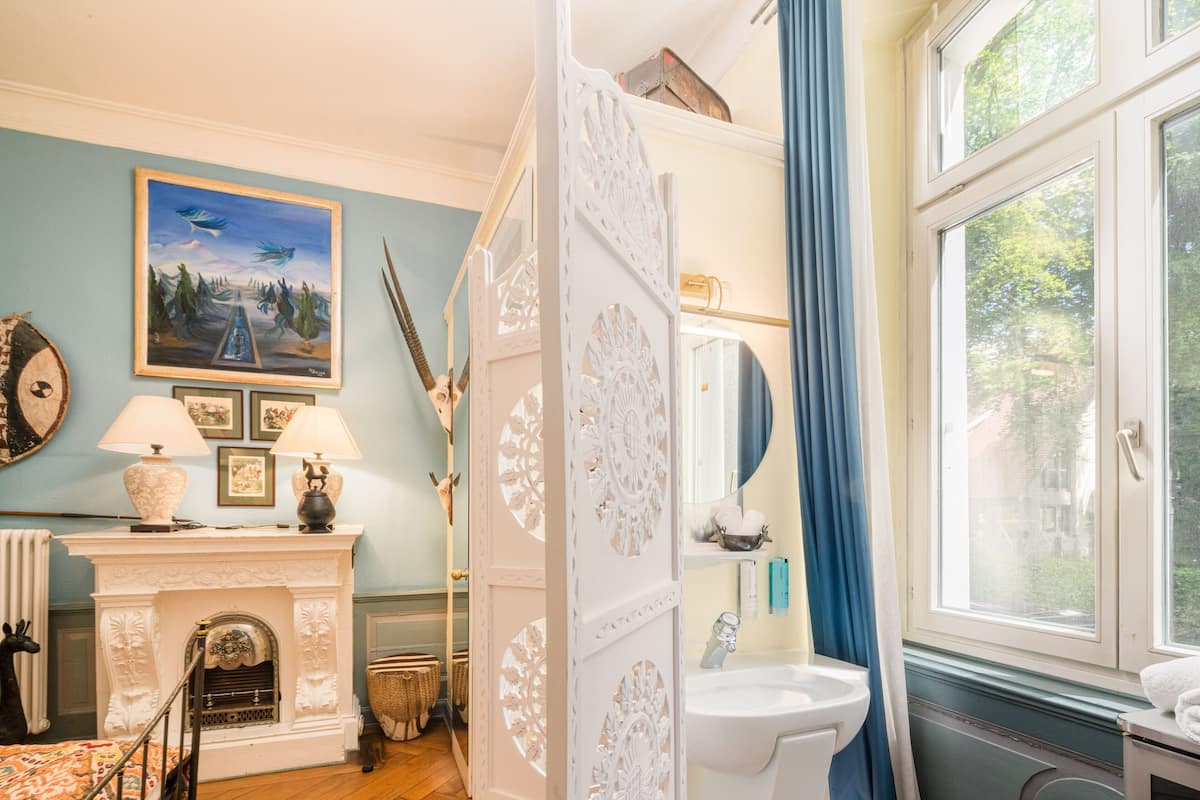 double room (lakeseite) | 1 bedroom, hypo-allergenic bedding, minibar, individually decorated