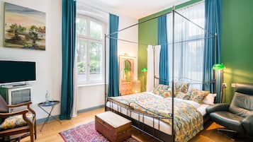 Double Room (Parkseite) | Hypo-allergenic bedding, minibar, individually decorated