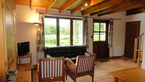 Cottage, 2 Bedrooms (Petit Gîte ) | Living room - La Ferme de Wolphus (Zouafques)