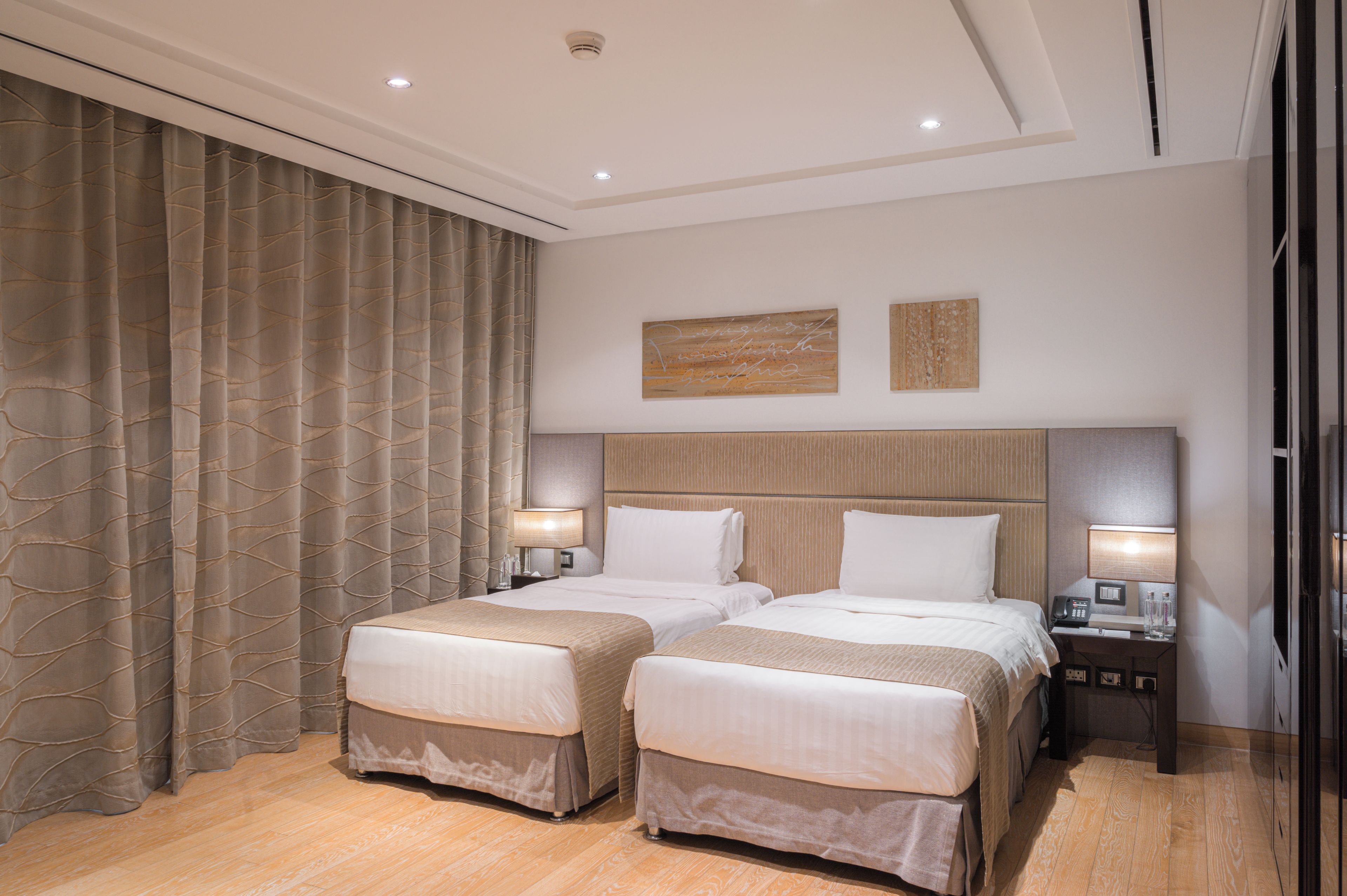 Premium bedding, in-room safe, desk, laptop workspace
