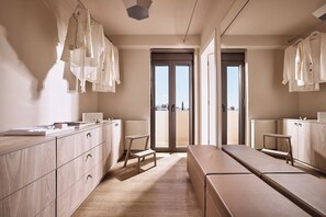 Olive - Top Floor Apartment | Wardrobe