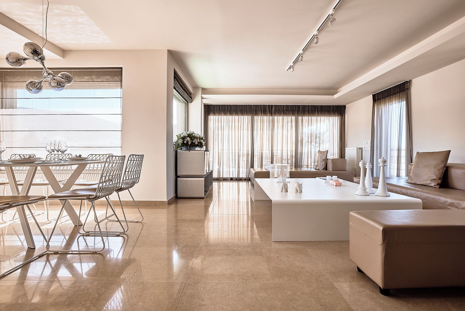 Olive - Top Floor Apartment  | Area keluarga | Smart TV, perapian, dan Netflix