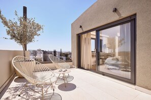 Olive - Top Floor Apartment | Balcony - Elaia Luxury Apartments Glyfada (Glyfada)