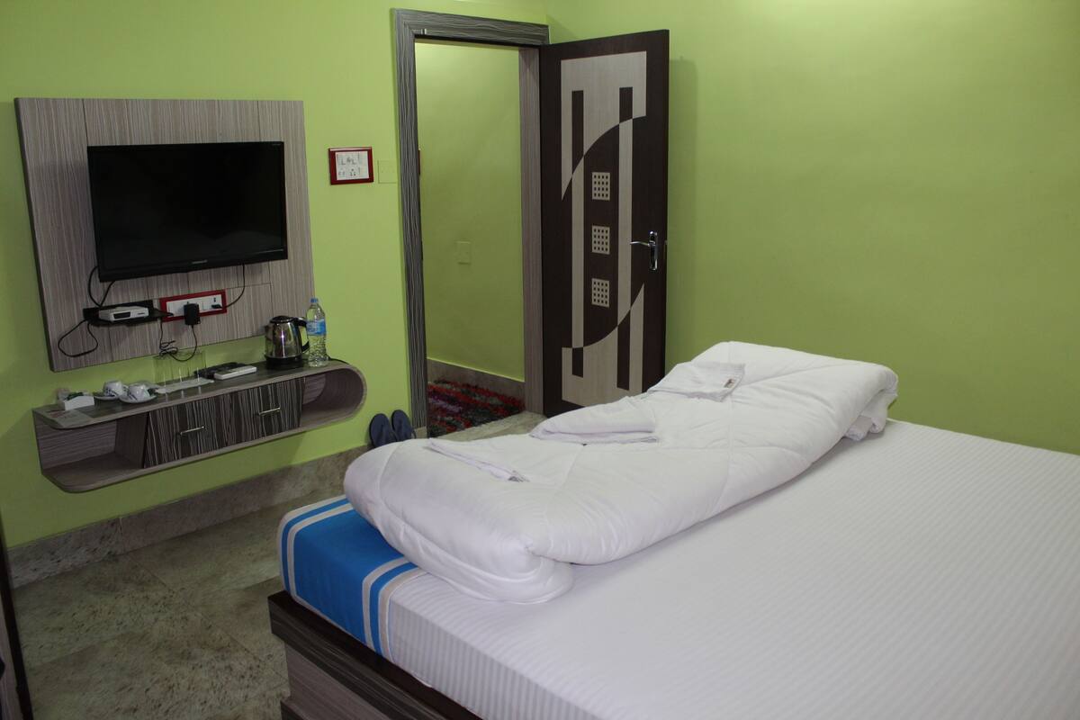 1 bedroom, desk, rollaway beds, free WiFi